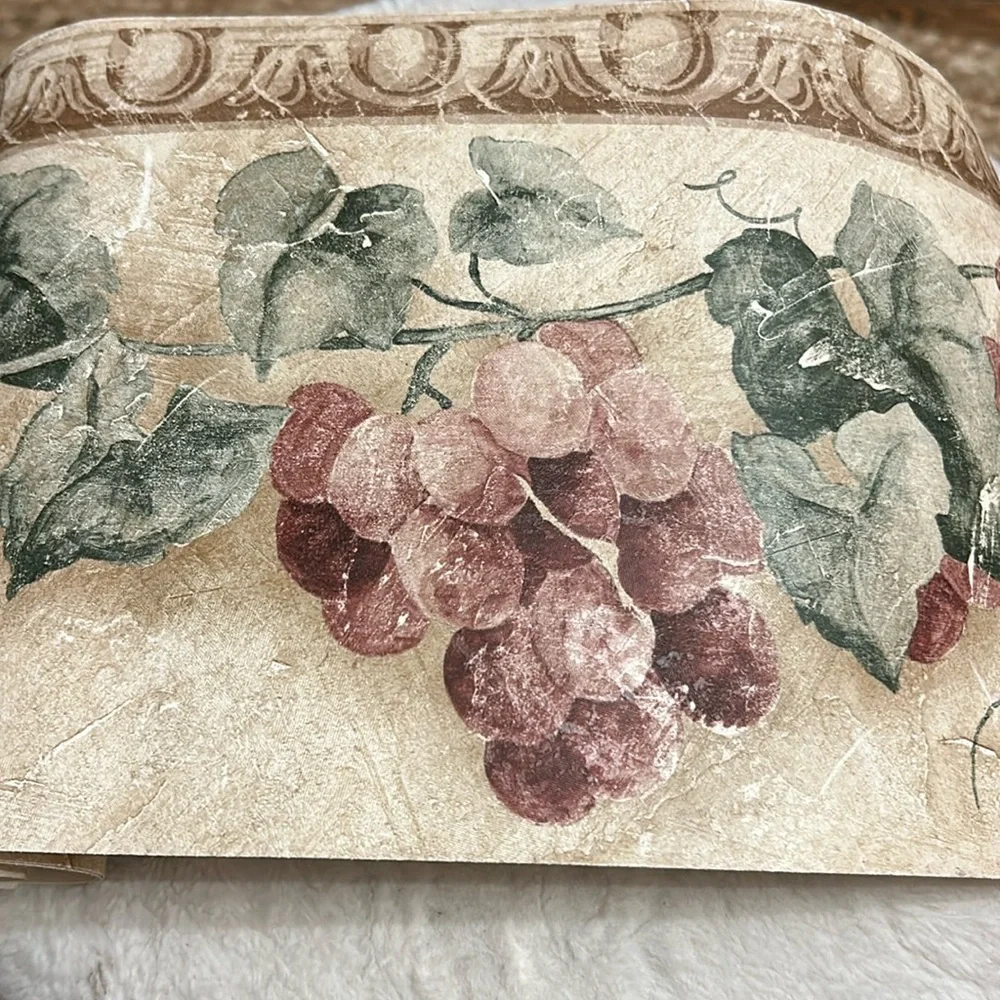 Classic grapevine wallpaper border